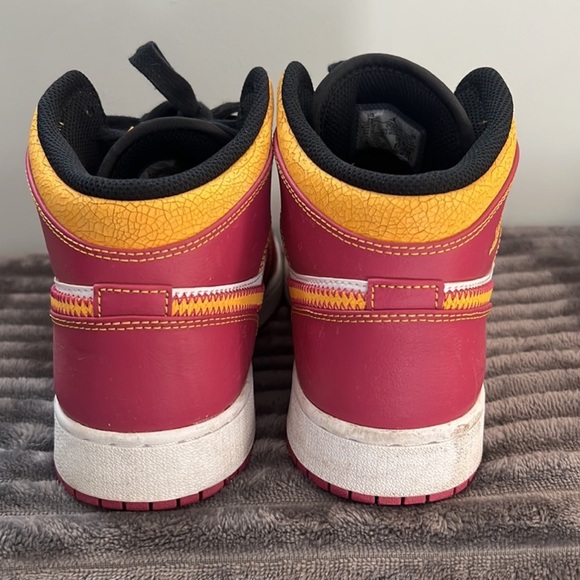 - Air Jordan 1 Mid Dia de los Muertos - Picture 3 of 4